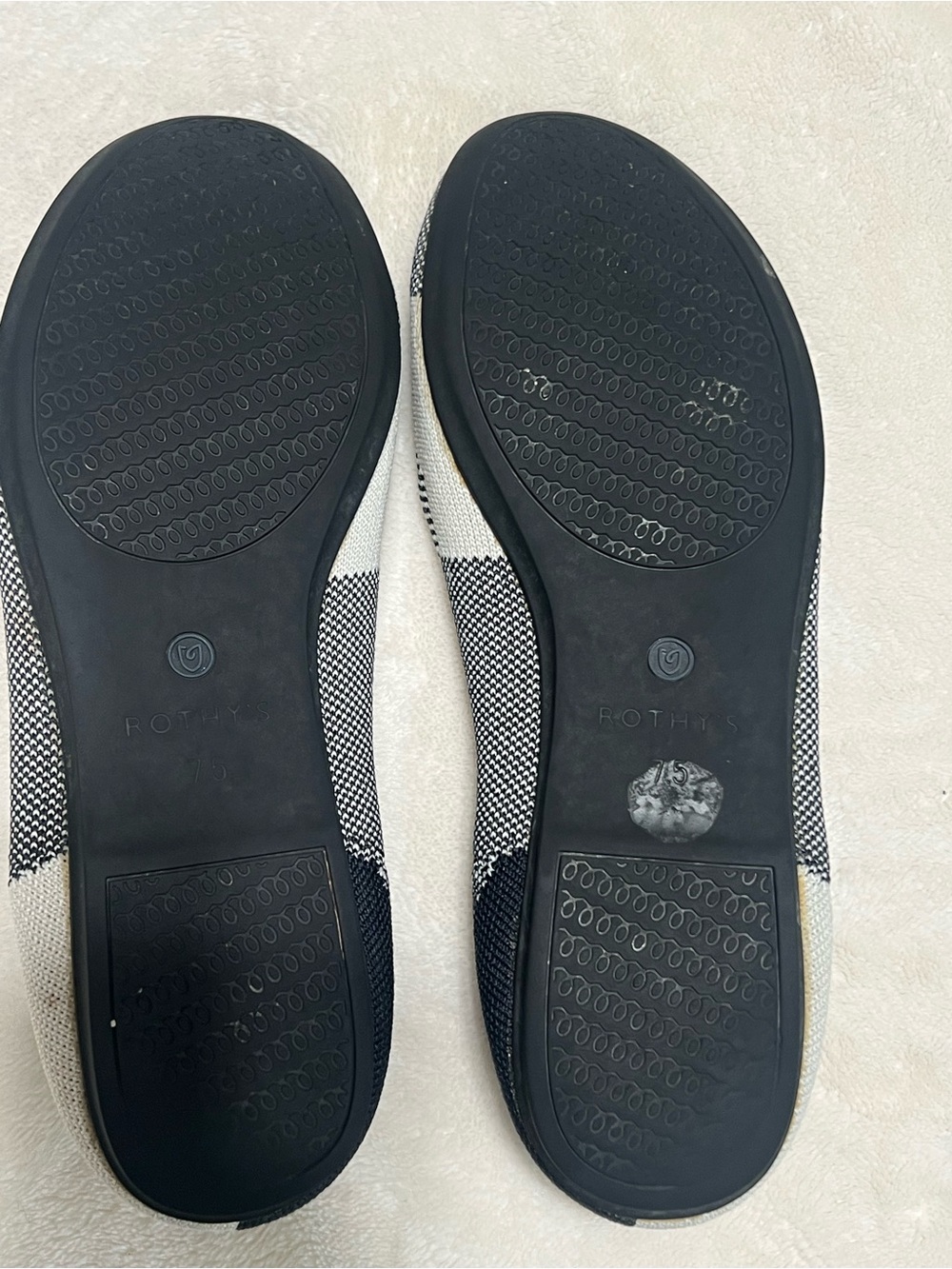 Rothy’s The Flat Size 7.5 Black Ivory Geometric Colorblock Knit Ballet Flats - Picture 10 of 10